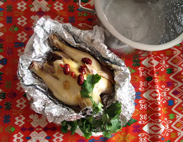 آیا نگهداری طولانی غذا در ظروف آلومینیومی ایمن است